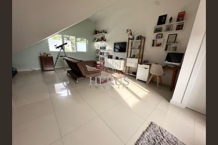 35_photo/94dce341cd.de1539f27b8bccfe-ATLAS-e1011ad7-bd75-48c3-9bee-e96f5f6ef339.jpg de casa à venda com 0 quarto, 122m² em Portão, Curitiba