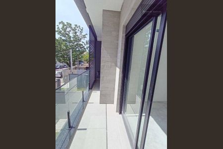 4_photo/94dce342ff.c728e139648e87d0-ATLAS-33a8969b-6df2-477b-aafe-eb4e84e6049e.jpg de casa à venda com 3 quartos, 181m² em Portão, Curitiba