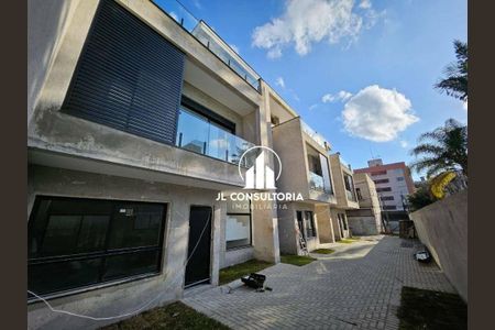 4_photo/94dce342ff.ceec14e8e38ee76a-ATLAS-ac0f043f-b39e-4a5a-90eb-d0c466485e44.jpg de casa à venda com 4 quartos, 182m² em Portão, Curitiba