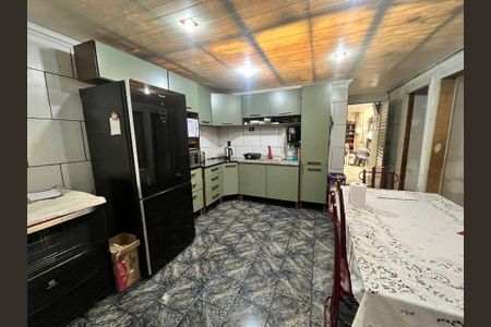 10_photo/94dce34405.93b8fa184532727f-ATLAS-b27c5a7f-aaca-4e7f-95c6-a8de9e335c2f.jpg de casa à venda com 3 quartos, 200m² em Novo Mundo, Curitiba