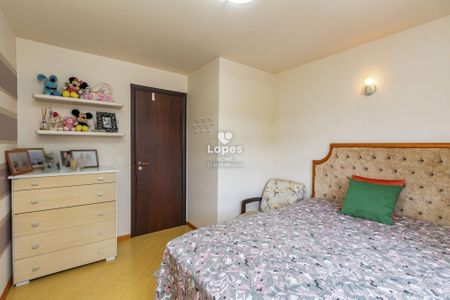 9_photo/94dce345f1.958ab4e2955fd321-ATLAS-36b16b5f-2862-4297-b7b4-48a5b09e393d.jpg de casa à venda com 4 quartos, 175m² em Novo Mundo, Curitiba