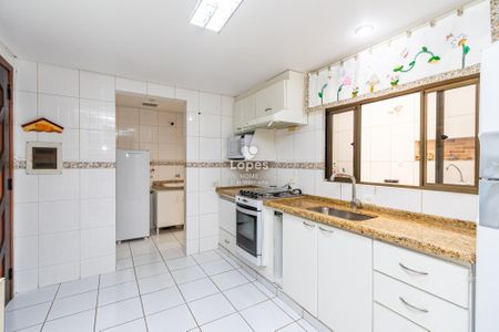 12_photo/94dce345f1.958ab4e2955fd321-ATLAS-7851932a-eb77-4fd6-b97b-d2f51589ffe4.jpg de casa à venda com 4 quartos, 175m² em Novo Mundo, Curitiba