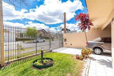 2_photo/94dce345f1.958ab4e2955fd321-ATLAS-9ab457e4-259b-4b44-8a44-9da933b3eec0.jpg de casa à venda com 4 quartos, 175m² em Novo Mundo, Curitiba