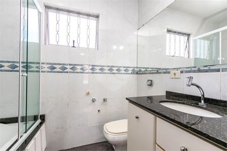 12_photo/94dce345f1.958ab4e2955fd321-ATLAS-e16667d2-c42f-471a-a711-4b53e76531ed.jpg de casa à venda com 4 quartos, 176m² em Novo Mundo, Curitiba