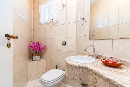 1_photo/94dce345f1.958ab4e2955fd321-ATLAS-ebe2336d-5085-4def-9cf4-2c70a3c1c59b.jpg de casa à venda com 4 quartos, 175m² em Novo Mundo, Curitiba