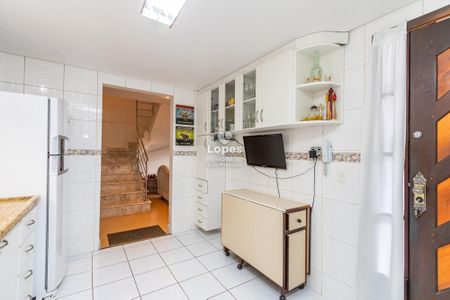 14_photo/94dce345f1.958ab4e2955fd321-ATLAS-ef3b6f1d-d9ae-4e42-b978-5fd62c00e9d9.jpg de casa à venda com 4 quartos, 175m² em Novo Mundo, Curitiba