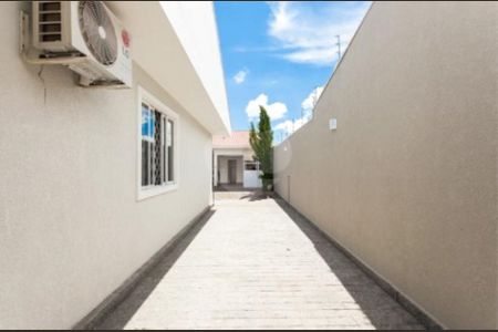 46_photo/94dce346c3.ceff8192393c33de-ATLAS-48c714a3-9871-4032-94d9-dfa962d64a1c.jpg de casa à venda com 3 quartos, 220m² em Novo Mundo, Curitiba