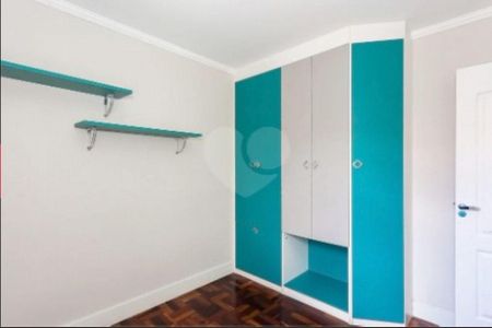 26_photo/94dce346c3.ceff8192393c33de-ATLAS-a4e3a1dd-b233-4ad6-ac4b-0728bf869cef.jpg de casa à venda com 3 quartos, 220m² em Novo Mundo, Curitiba