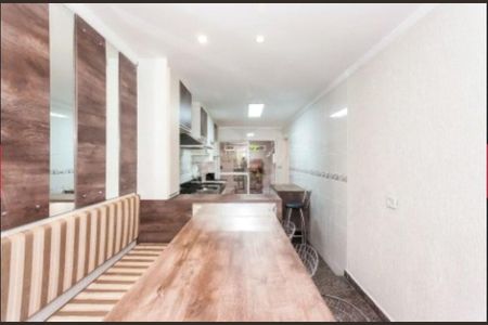 10_photo/94dce346c3.ceff8192393c33de-ATLAS-e7da8850-dd2d-4f0e-ad7c-60b885604b38.jpg de casa à venda com 3 quartos, 220m² em Novo Mundo, Curitiba