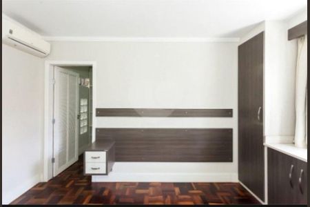 29_photo/94dce346c3.ceff8192393c33de-ATLAS-f6cf2a9c-b9a5-4ea8-bf2d-93589d0fb570.jpg de casa à venda com 3 quartos, 220m² em Novo Mundo, Curitiba