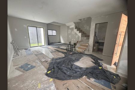 2_photo/94dce346f3.fe96b63aec789ef1-ATLAS-5ffc66bf-086d-4357-ad4f-022c3123618b.jpg de casa à venda com 3 quartos, 108m² em Novo Mundo, Curitiba