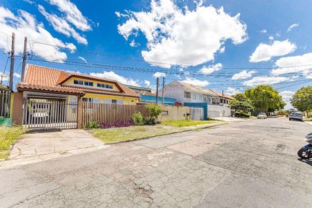 5_photo/94dce347df.469a4362e5518181-ATLAS-7c8a5565-3cf2-45fc-9b7e-716c84e72daf.jpg de casa à venda com 3 quartos, 360m² em Novo Mundo, Curitiba