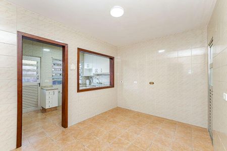 4_photo/94dce347df.469a4362e5518181-ATLAS-cebc91da-60d1-48fc-852d-76aada5ee35a.jpg de casa à venda com 3 quartos, 360m² em Novo Mundo, Curitiba