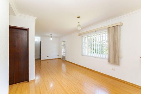 5_photo/94dce347df.469a4362e5518181-ATLAS-d90b8b30-be21-44a2-a49f-6b401bb794e4.jpg de casa à venda com 3 quartos, 360m² em Novo Mundo, Curitiba