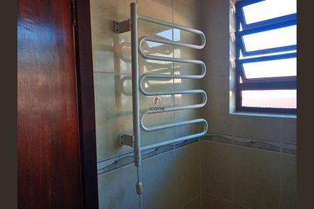 42_photo/94dce347e7.b998a58f5cd09cc9-ATLAS-36497870-a7a2-448f-96cf-8dfde016b64f.jpg de casa à venda com 3 quartos, 233m² em Novo Mundo, Curitiba