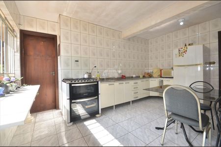 9_photo/94dce34801.d94908c5e3eb3846-ATLAS-901d2902-72d1-4e4f-a144-9d2f4f0e166a.jpg de casa à venda com 7 quartos, 262m² em Novo Mundo, Curitiba