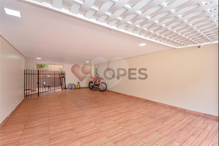 42_photo/94dce34853.d9f8130b258163b2-ATLAS-1dca4236-391e-406d-8cd8-798fa291382d.jpg de casa à venda com 4 quartos, 238m² em Novo Mundo, Curitiba