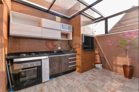 37_photo/94dce34853.d9f8130b258163b2-ATLAS-c0302018-abce-467a-b2bf-0bd80e28e469.jpg de casa à venda com 4 quartos, 238m² em Novo Mundo, Curitiba