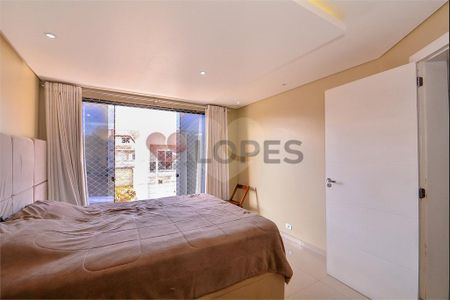 21_photo/94dce34853.d9f8130b258163b2-ATLAS-dd54bd6e-64a9-4141-8be3-7a02b7bf17c9.jpg de casa à venda com 4 quartos, 238m² em Novo Mundo, Curitiba