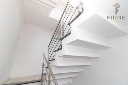 10_photo/94dce34865.fd7188e6e92a7226-ATLAS-d3c2c5cb-604c-4e7f-a59d-42c0b5d4902d.jpg de casa à venda com 3 quartos, 115m² em Novo Mundo, Curitiba