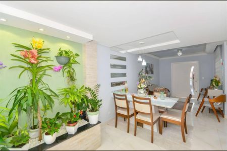 7_photo/94dce348c7.84d273d2e1abbbdc-ATLAS-be20b52e-7ee4-4387-b973-b3a1146efb7e.jpg de casa à venda com 3 quartos, 150m² em Novo Mundo, Curitiba