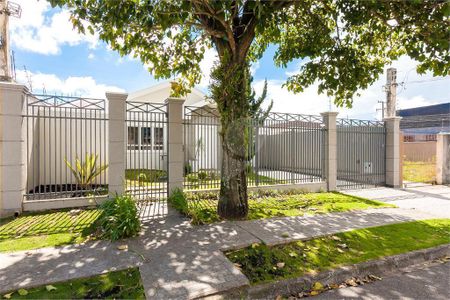 47_photo/94dce348e9.905d7f4245edae06-ATLAS-68f40ca6-40da-4c85-aea4-7a68d2dc2b2b.jpg de casa à venda com 3 quartos, 220m² em Novo Mundo, Curitiba