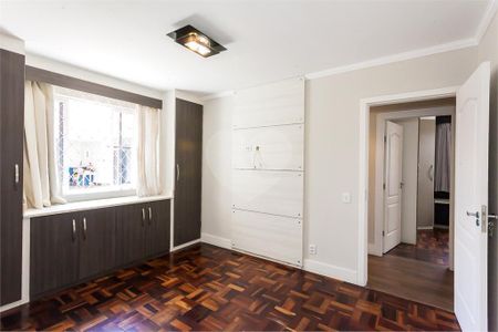 34_photo/94dce348e9.905d7f4245edae06-ATLAS-a2870931-40d9-4aa7-8ccd-e343eedf044b.jpg de casa à venda com 3 quartos, 220m² em Novo Mundo, Curitiba