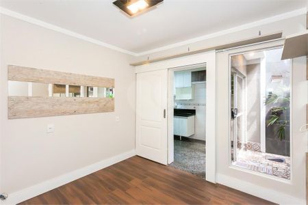 14_photo/94dce348e9.905d7f4245edae06-ATLAS-d496ce13-02a5-4cb2-a3e8-0d158dc95db4.jpg de casa à venda com 3 quartos, 220m² em Novo Mundo, Curitiba