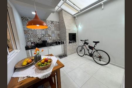 8_photo/94dce34933.8d02ed77cecc6524-ATLAS-2c25959c-6951-41c1-a86f-efd3f9a7d5d6.jpg de casa à venda com 3 quartos, 83m² em Novo Mundo, Curitiba