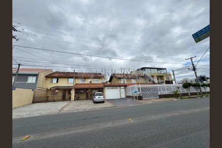 25_photo/94dce34933.8d02ed77cecc6524-ATLAS-939ebe8e-cf4e-49ba-9e39-e7457dd63af2.jpg de casa à venda com 3 quartos, 83m² em Novo Mundo, Curitiba