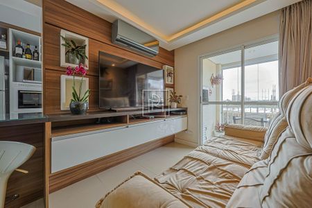 3_photo/94dce34d6f.98b786fcccf577ad-ATLAS-e464bd32-12b1-4e11-9f37-231f9c592f30.jpg de apartamento à venda com 3 quartos, 78m² em Novo Mundo, Curitiba