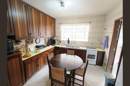 9_photo/94dce34e3f.1ce925fccf6b47b5-ATLAS-71494c78-c02e-4eee-9329-23b83e52fb70.jpg de casa à venda com 3 quartos, 147m² em Novo Mundo, Curitiba