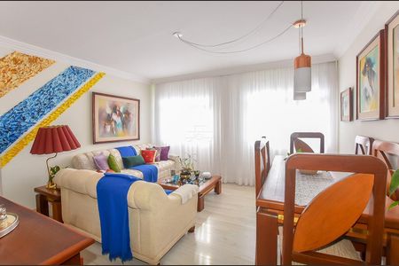 2_photo/94dce34f03.1eb7c50bd2bb8032-ATLAS-d586bb94-e8ea-418a-808e-6ddeae522f5f.jpg de apartamento à venda com 3 quartos, 54m² em Novo Mundo, Curitiba