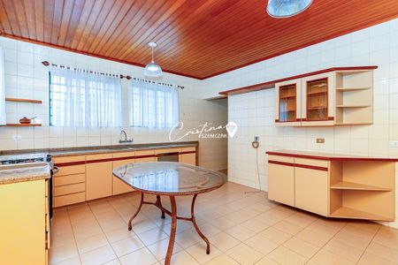 13_photo/94dce350c7.e3a954dfb45dd8a0-ATLAS-4c5f2e3b-aa09-4f28-af65-29332bfc14ac.jpg de casa à venda com 4 quartos, 408m² em Novo Mundo, Curitiba