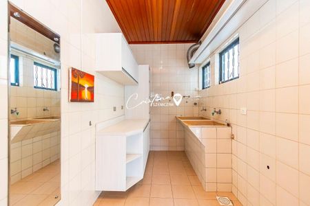 34_photo/94dce350c7.e3a954dfb45dd8a0-ATLAS-5ba04456-3e93-4d19-ab34-68e9c816cbd2.jpg de casa à venda com 4 quartos, 408m² em Novo Mundo, Curitiba