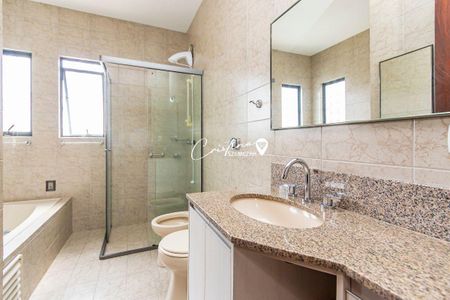 24_photo/94dce350c7.e3a954dfb45dd8a0-ATLAS-c1f23163-da27-403f-bcdb-e3a946815672.jpg de casa à venda com 4 quartos, 408m² em Novo Mundo, Curitiba