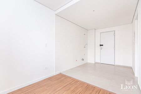 13_photo/94dce3517d.bad47a70d23568e2-ATLAS-e5a848fd-e67c-494c-bb61-23a733cf3d5c.jpg de apartamento à venda com 1 quarto, 31m² em Novo Mundo, Curitiba