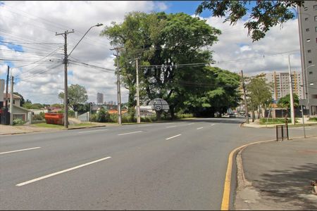 8_photo/94dce352bb.9ae09dc2697f1b88-ATLAS-8c32a027-3bd0-4433-941d-a57a662e61bb.jpg de apartamento para alugar com 3 quartos, 91m² em Novo Mundo, Curitiba