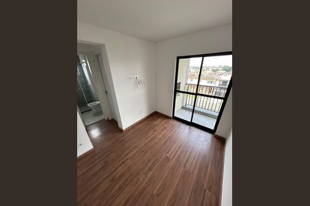 5_photo/94dce352c9.23351eba74f1df34-ATLAS-d3c8a49c-7c24-4ee0-a0fb-42b3d63229f1.jpg de apartamento à venda com 2 quartos, 45m² em Capão Raso, Curitiba