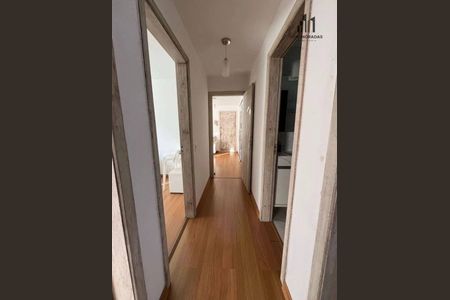 8_photo/94dce3534d.1061d8d006d8df0d-ATLAS-6b282c65-31f4-4a6b-932f-e60540f1d649.jpg de apartamento à venda com 3 quartos, 82m² em Capão Raso, Curitiba