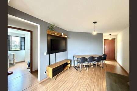 12_photo/94dce353c7.6b9f8aeb4c2efc9f-ATLAS-5381654f-142e-4787-b595-e1b465d78a28.jpg de apartamento à venda com 3 quartos, 59m² em Novo Mundo, Curitiba