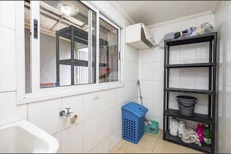 17_photo/94dce354d9.ebf876e6f5412ada-ATLAS-e5670230-4268-4347-af46-e36add0cebf8.jpg de casa à venda com 3 quartos, 177m² em Novo Mundo, Curitiba