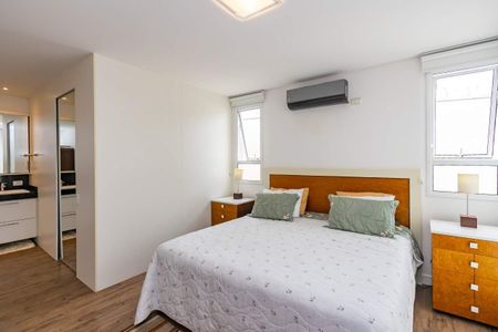 8_photo/94dce3554d.1421303aa7be2334-ATLAS-82c40e0f-eaca-4d83-919e-6a2841f60004.jpg de casa à venda com 5 quartos, 350m² em Novo Mundo, Curitiba