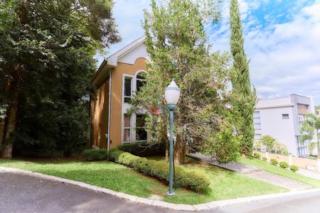 8_photo/94dce3554d.7a37549eceeba21f-ATLAS-0448dac3-0607-4425-a46c-d9ba602b0e2a.jpg de casa à venda com 4 quartos, 469m² em Novo Mundo, Curitiba