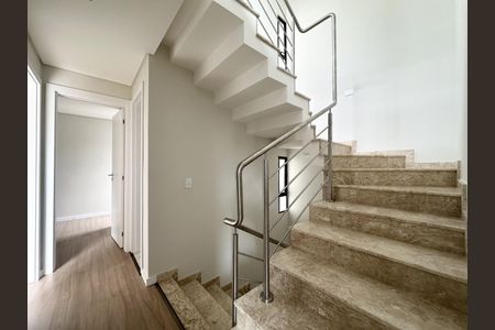 9_photo/94dce355c3.788e88f9a4111bc5-ATLAS-73d508b2-5a2c-4c86-9904-ca44b3bc6213.jpg de casa à venda com 4 quartos, 146m² em Novo Mundo, Curitiba