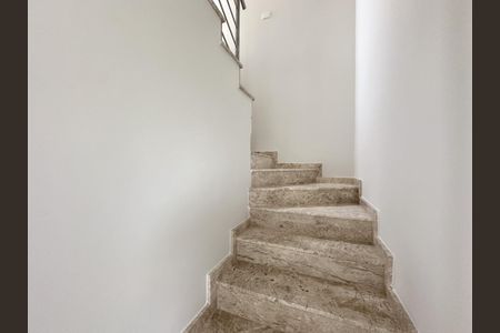 8_photo/94dce355c3.788e88f9a4111bc5-ATLAS-dbe4df7a-4c32-467d-b8a3-6358e047da9e.jpg de casa à venda com 4 quartos, 146m² em Novo Mundo, Curitiba