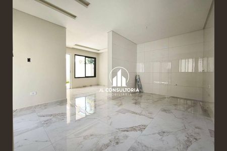 8_photo/94dce355c3.a4af0a4121e0838e-ATLAS-e9586416-5e02-4b0b-8338-042bbbe10745.jpg de casa à venda com 4 quartos, 146m² em Novo Mundo, Curitiba