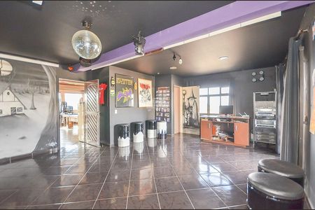 10_photo/94dce35677.c004be0b05d3a304-ATLAS-cd0c2a5f-e91f-489d-a3e4-e24cf26f3c95.jpg de casa à venda com 4 quartos, 270m² em Novo Mundo, Curitiba