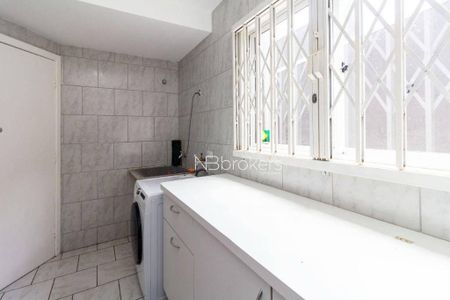 1_photo/94dce356c7.07dec894d8d8be59-ATLAS-a9e59b5f-0e0c-434d-b200-ceb1d11fca2e.jpg de casa à venda com 3 quartos, 109m² em Novo Mundo, Curitiba