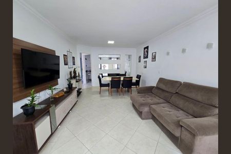 2_photo/94dce356cf.7a84f7ff2c106b4f-ATLAS-0bacc18c-18e9-44ac-bd38-22927224a5e1.jpg de casa à venda com 4 quartos, 148m² em Novo Mundo, Curitiba
